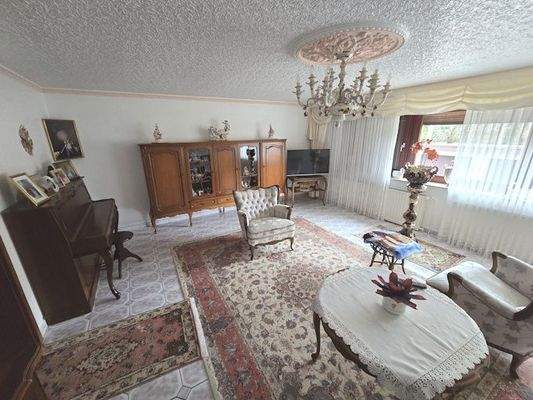 EG Wohnzimmer Bild 2.jpg