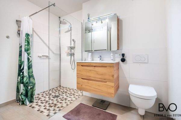 Modernes und großzügiges Badezimmer