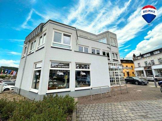 RE/MAX Immobilien DeLux Geschäft Mettlach zu Vermieten 