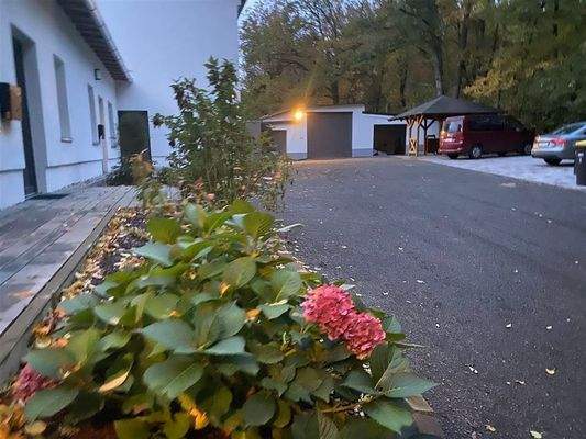 Blick übers Hofgrundstück