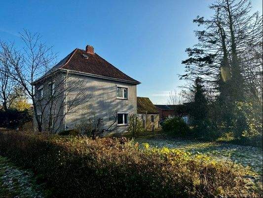 seitliche Ansicht von der Straße