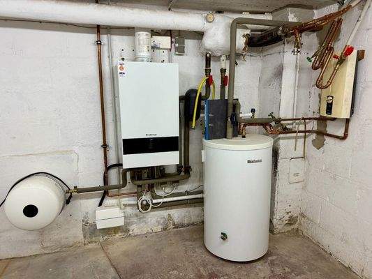 Heizungsanlage Baujahr 2023