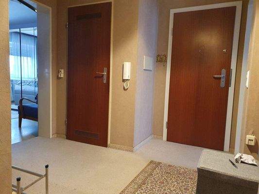 Diele mit Abstellraum.