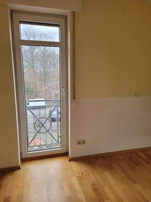 Schlafzimmer mit kleinem Balkon.jpg