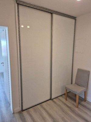 Stauraum mit Schiebetüren