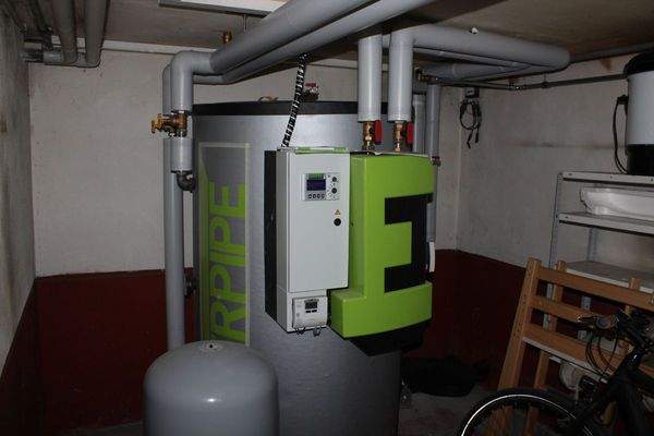 Haustechnik: Fernwärme/WW-Speicher