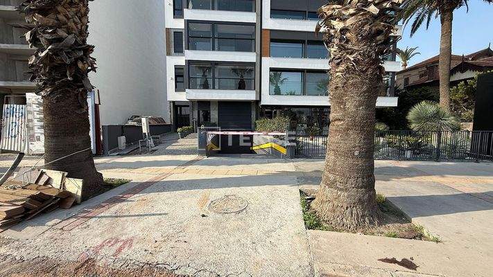 Spacious Apartment with Sea View in İzmir Karşıyaka Bostanlı