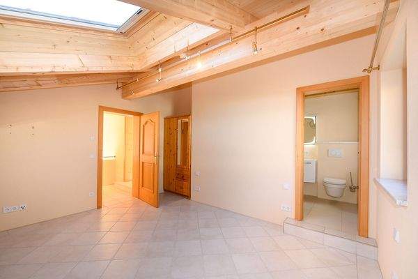 ...und eigenem Duschbad