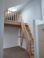 Treppenaufgang zur Galerie