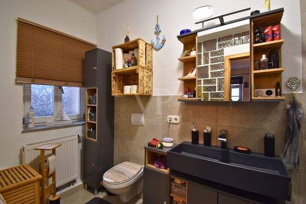 Badezimmer EG rechts