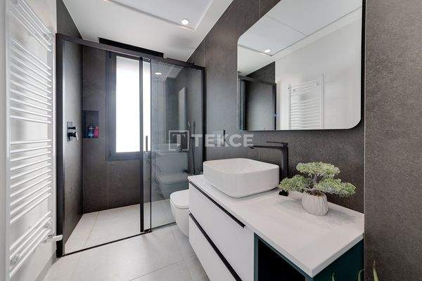 Detached Modern Villas on a Golf Resort in Pilar de la Horadada