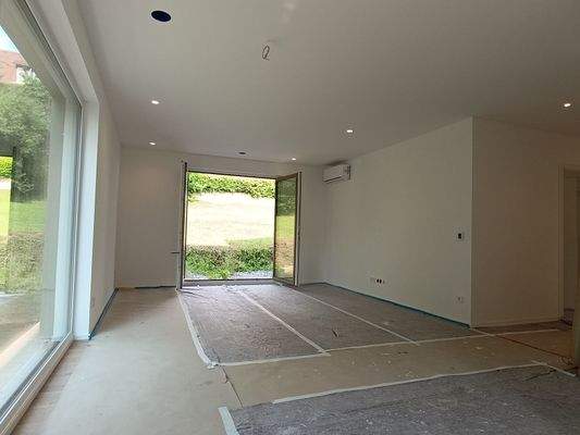 Blick v Küche r. Terrasse