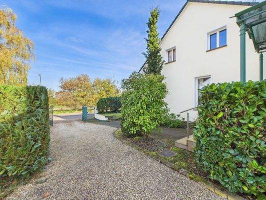 Villa mit Parkgrundstück und Pool in Beaumarais