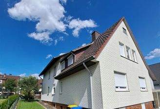 Hausansicht von Strasse