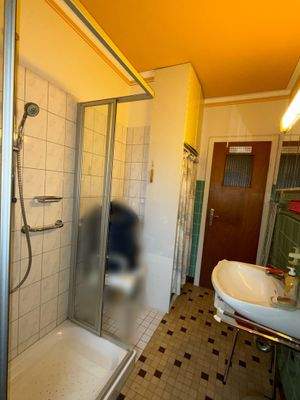 Bad mit Dusche.jpg