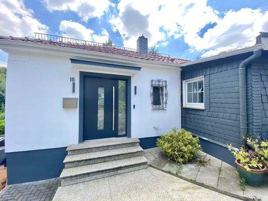 SG_S16_Hausansicht_Eingang