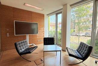 Loungebereich im Erdgeschoss