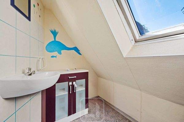 .... mit Waschbecken