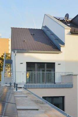 Außenansicht 2.OG Küchenbereich & West-Terrasse