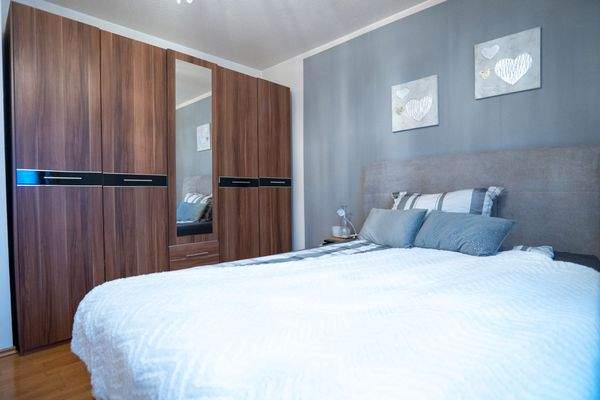 Schlafzimmer (2).jpg