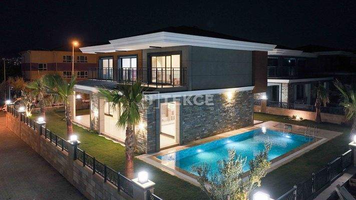 Brand-New Villas with Pool Surrounded by Nature in Kuşadası
