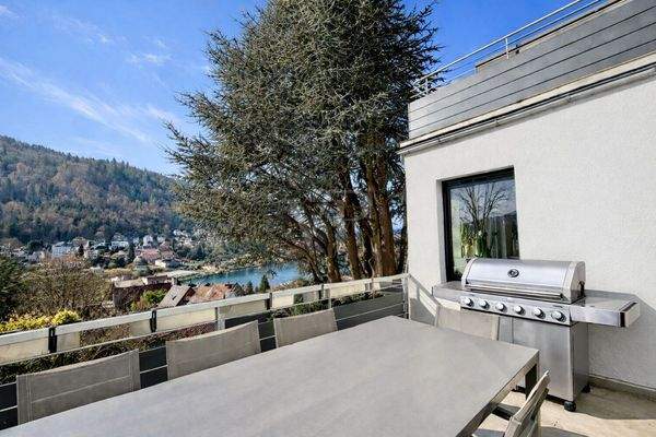 Terrasse mit Grill EG