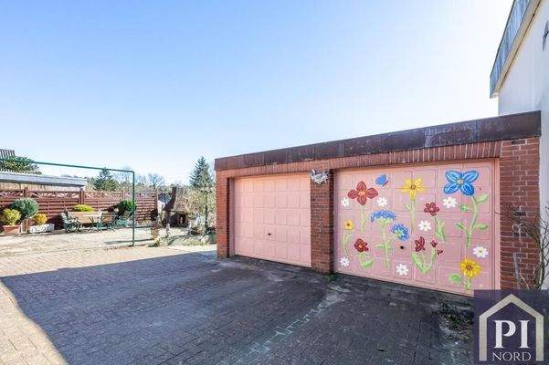 Doppelgarage mit Grube