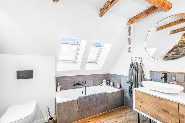 Wannenbad im Dachgeschoss