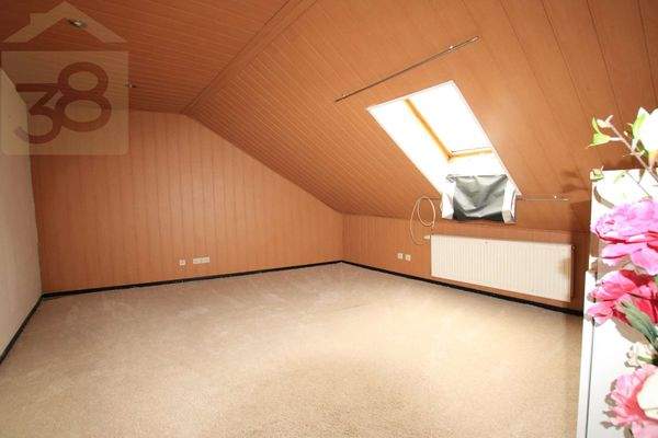 Arbeits-/Kinderzimmer DG