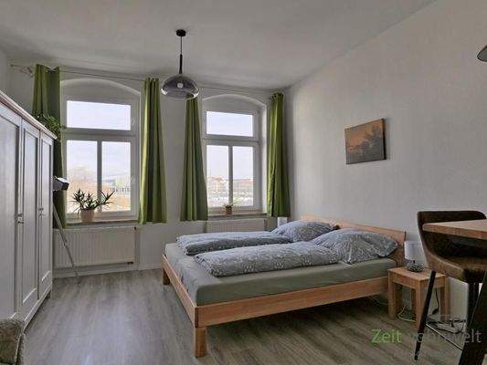 Blick ins rechte Schlafzimmer