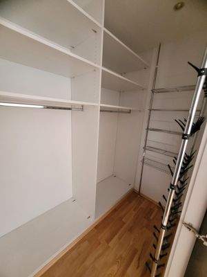 Begehbarer Kleiderschrank 2.jpg