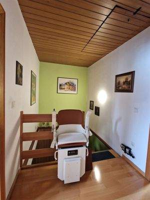 Treppenhaus mit Lift