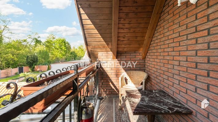 1. OG Loggia 1