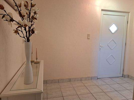 Separater Zugang zur OG Wohnung.jpg