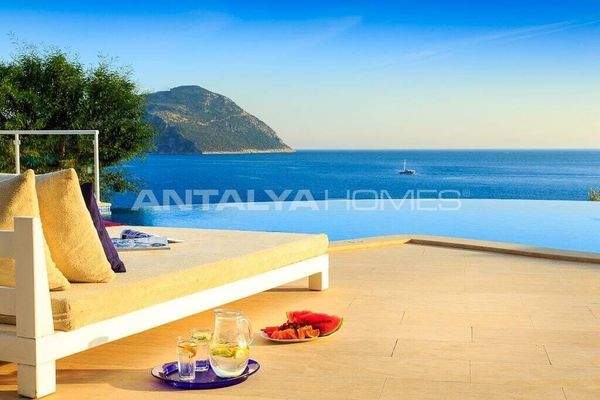 Detached Beachfront House with Private Pool in Kaş Kalkan