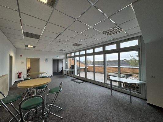 Pausenbereich mit Terrasse