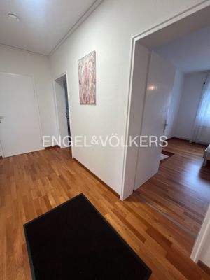 Flur mit Blick zum Schlafzimmer