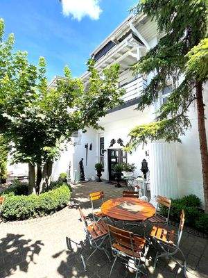  Blick zum Eingang Wohnhaus