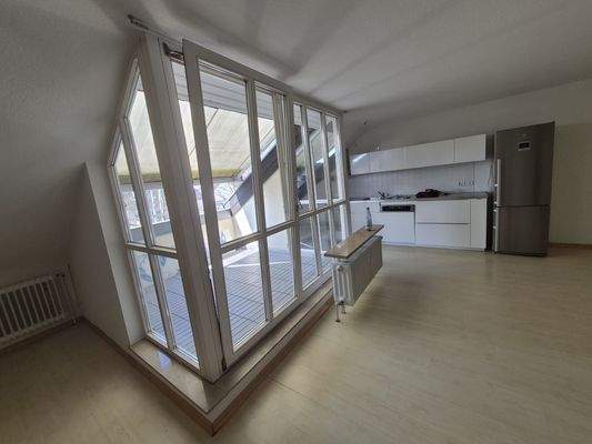 Blick Dachterrasse und EBK