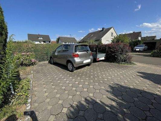 Stellplätze am Haus