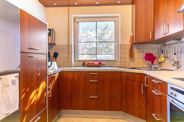 Schöne Aufteilung, Top-Ausstattung inkl. PV-Anlage