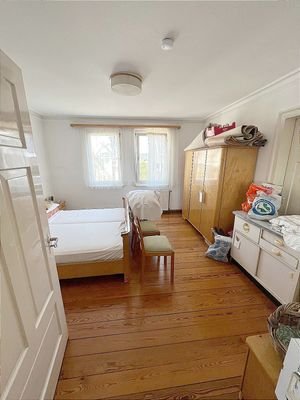 Schlafzimmer II.OG.jpg