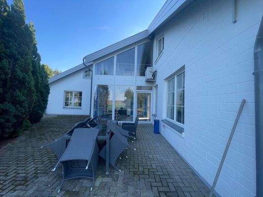 004020156800_302_348_13052025190338861