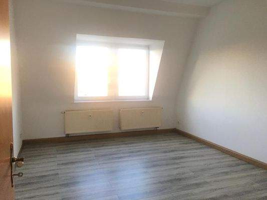 großzügiges Wohnzimmer