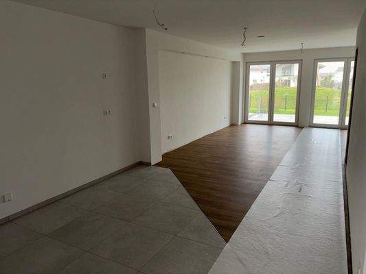 Wohn-Essbereich mit Küche (5).jpg