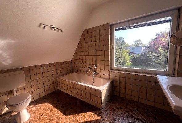 geräumiges Badezimmer