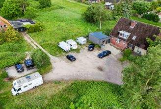 Grundstück / Parkmöglichkeiten