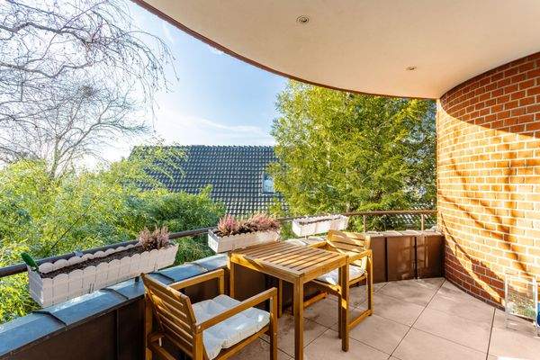 Terrasse mit Blick ins Grüne im 1. Obergeschoss