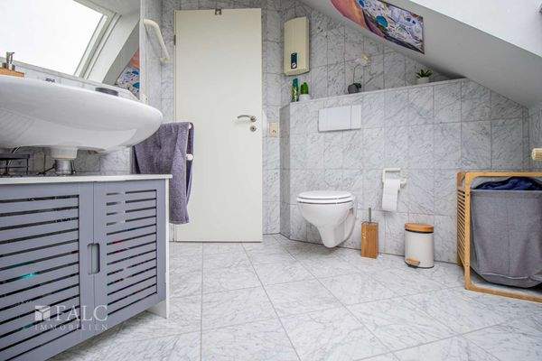 Modernes Badezimmer
