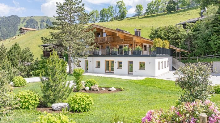 KITZIMMO-Anwesen in Toplage auf der Bichlalm kaufen - Immobilien Kitzbühel.